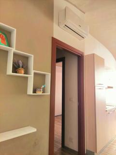 TO - HOLIDAY HOUSE - 1