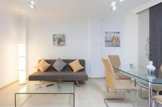 Home2Book Fantastic 160m2 Terrace Flat & BBQ - Radazul - 3