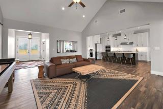 New Luxury Texas Farmhouse - Bellmead - 5