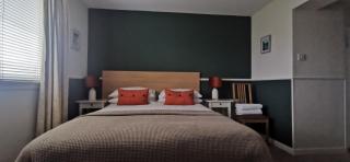 Hazeldene Guest House - 1