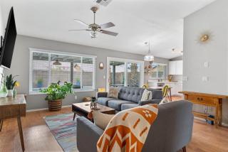 Sunkissed Private Pool 3BR Oasis w Outdoor Lounge - Phoenix - 7
