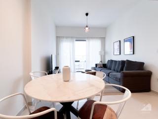 Luxury Burj Royale Modern Apt city view Balcony - 4