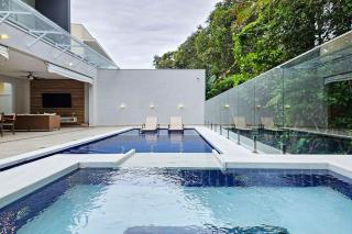 Casa de 400m² e piscina próximo à praia - Bertioga - 1