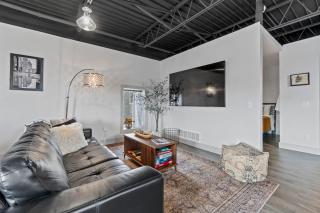 The 418. An 1866 Build with Modern Comforts - Fort Wayne - 7