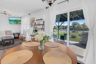 2 bedroom Getaway on the River/close to marina - Belle River - 0