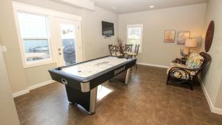 CB10, Dads Mercedes, Moms Dream- Oceanside, Comm Pool, Hot Tub, Yard - Corolla - 2