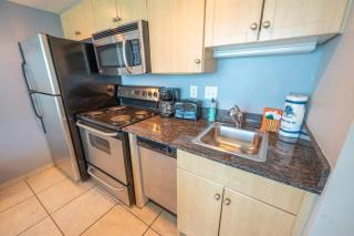 Brand New Oceanfront Honeymoon Suite, Pools, Views - Myrtle Beach - 7