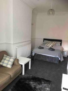 1Studio Avenue House - Scarborough - 7