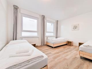 RAJ Living - City Apartment with 3 Rooms - 15 Min Messe DUS & 10 Min Old Town DUS - Düsseldorf - 6