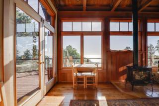 Romantic Ridgetop Escape with Hot Tub Near Mendocino - Albion - 3