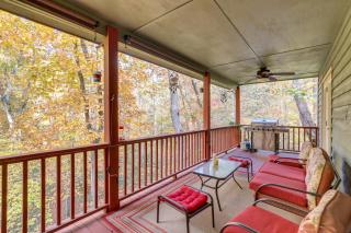 Quiet Murphy Hideaway with Decks and Outdoor Fireplace - Murphy - 6