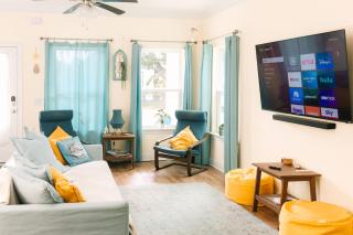 Walk Downtown, Private Parking, Short Drive to Beach & NAS - Pensacola - 4