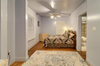 Charming Detroit Home Near Downtown Hotspots - 8