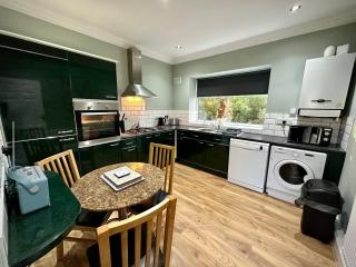 Roker Cottage, luxury seaside apartment, private parking, sky tv - Sunderland - 1