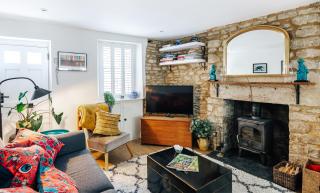 Delightful Cotswold Cottage for two, Log Burner, Garden & Dog Friendly - Northleach - 2