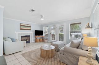 Serenity Cottage Coastal Comfort Redefined - Destin - 2