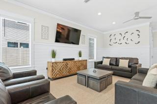 Totally Beachin Family Beach House by Panhandle Getaways - Panama City Beach - 2