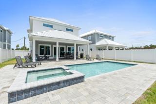 Totally Beachin Family Beach House by Panhandle Getaways - Panama City Beach - 3
