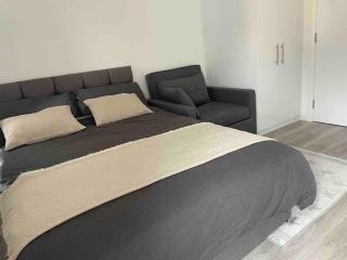 Studio Flat Private Shower Wc and Kitchenette - Londra - 0