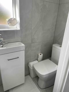 Studio Flat Private Shower Wc and Kitchenette - 1