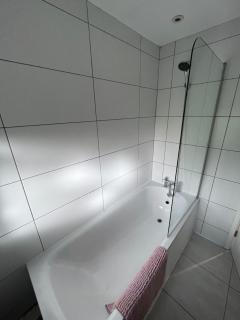 Absolutely Beautiful Hemel Hempstead 2-bedroom for 1-5 Guests - contractors welcome - Hemel Hempstead - 1
