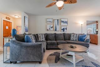 Direct Gulf Access & Heated Pool -Villa Hip Nautic - Roelens Vacations - Cape Coral - 1