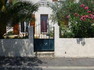 Beau F2 rdc entier 40m2 calme terrasse jardin parking gratuit sur place - 0