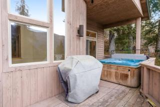 Girdwood Mountain Chateau - 9