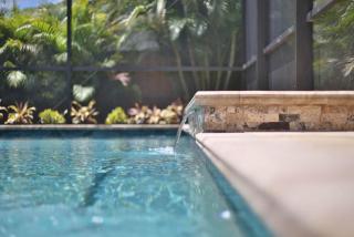 Gorgeous Private Home with Heated Pool - Sarasota - 8