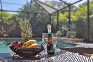 Gorgeous Private Home with Heated Pool - Sarasota - 9