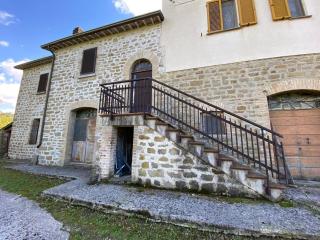 Gli ulivi Gualdo Tadino Uniquement de samedi à samedi Lits pour 10 personnes - 2