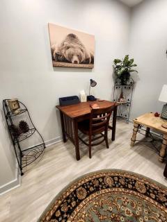 Bear's Den on Kodiak Court - 9