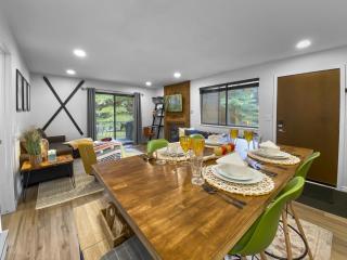 Park City Gem at Red Pine! Cozy Ski Condo with Heated Pools and Hot Tubs! B4 condo - Park City - 3