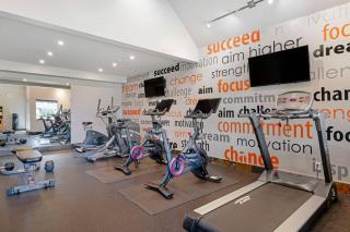 Best Western Plus Emerald Isle Hotel - Sidney - 9