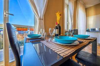 Sunny & Updated Flat with Panoramic city view 50m from M4 Stop - Milan - 5