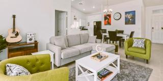 Vernon House - Stunning Cozy Vacation Home Near State Farm Stadium with Gym-Kitchen-Free Parking - 6