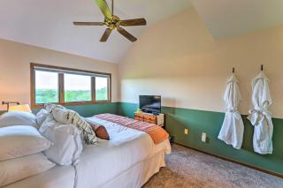 The Golf View, boutique Galena getaway! - 2