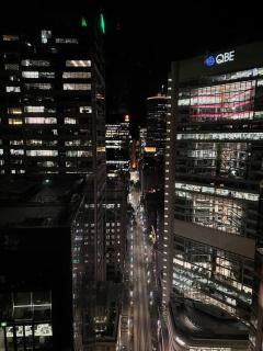 Sydney CBD Luxury Furnished Apartment & City Views - 6