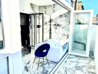 Duke and Duchess Apartments and Rooms - Private in Room Hot Tub Suites - Londra - 9