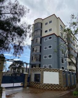 Midtown Executive Suite With Balcony - 0