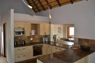 Zebula Golf and Wildlife Estate - Moonlit Sky 10 pax - Moi Signature Luxury villa - 3