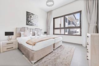 StoneTree - Spacious 2BR Apartment in Golf Views Block A - Dubai - 6