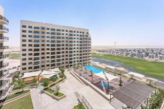 StoneTree - Spacious 2BR Apartment in Golf Views Block A - Dubai - 4