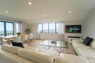 Family Friendly Oceanview Howick Home - Pets+ - Auckland - 0