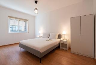 JOIVY Warm and Inviting flat with balcony - Porto - 0