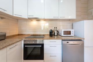 JOIVY Warm and Inviting flat with balcony - Porto - 8