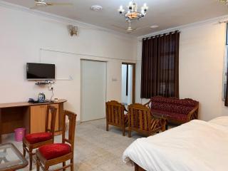 The Patel Stadium Hotel 1 Km from Bus Stand and 2 Km from Railway station - Ajmer - 7