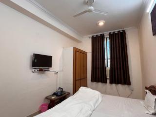 The Patel Stadium Hotel 1 Km from Bus Stand and 2 Km from Railway station - Ajmer - 6