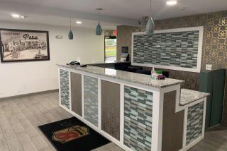 Super 8 by Wyndham Peru Starved Rock State Park - 9