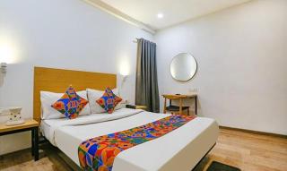FabHotel Urban Residency Model Town - New Delhi - 9